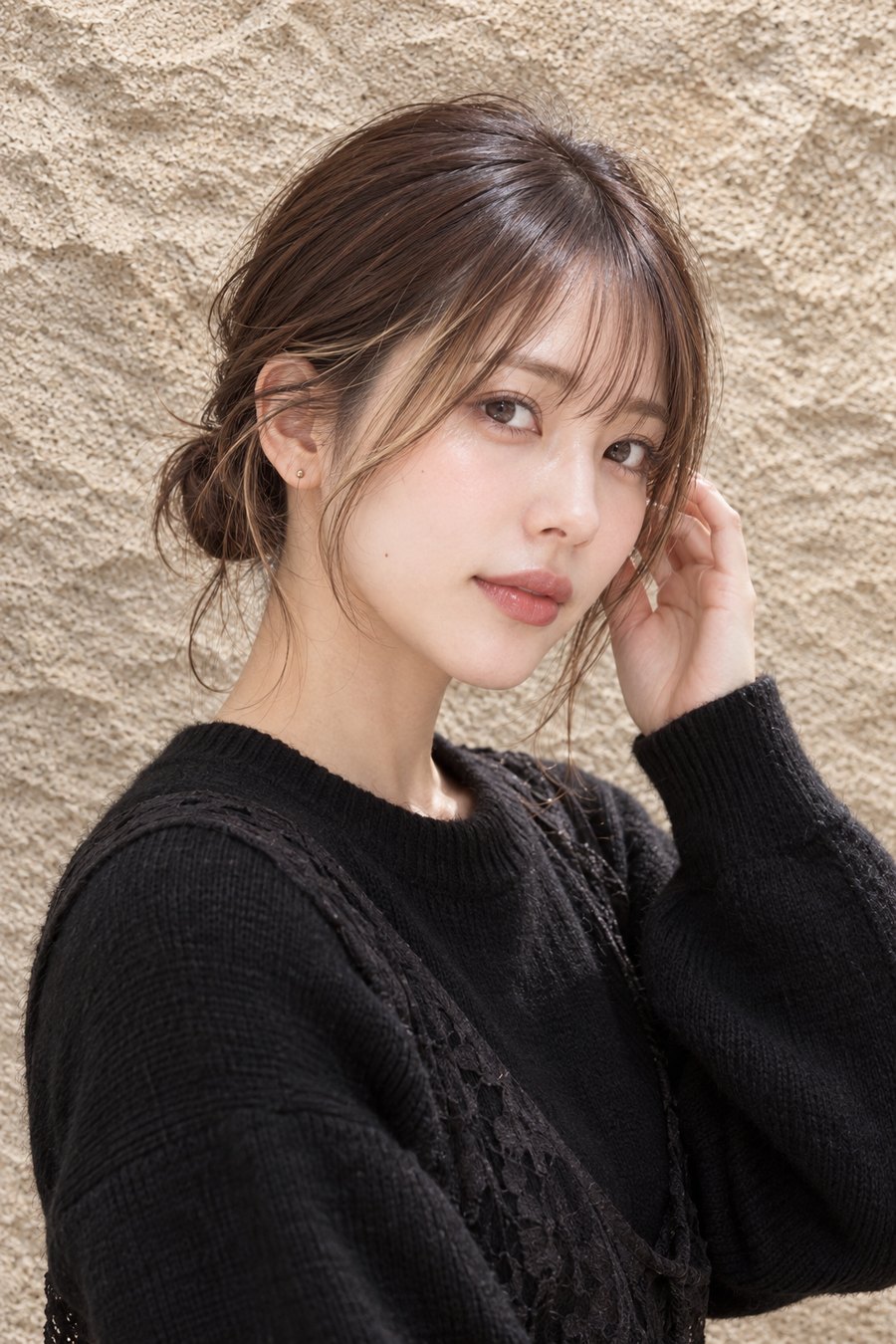 秋に似合う低めお団子アレンジと顔まわりカラー(ヘアスタイルのイメージ)
